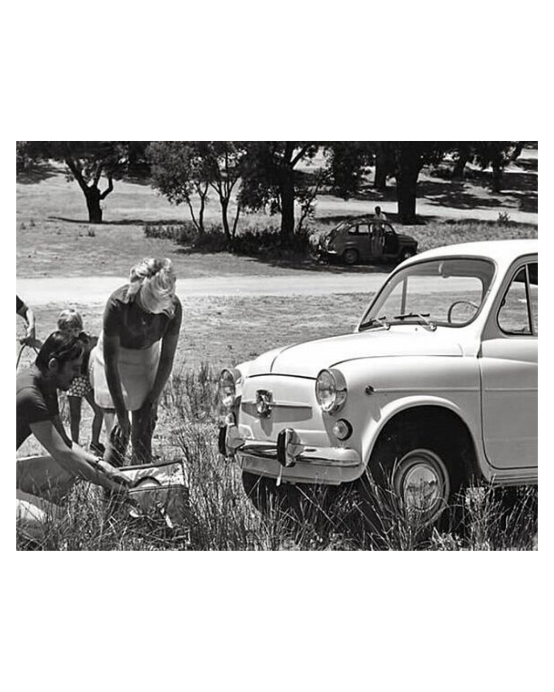 Escapada al campo con un Seat 600 clásico en los años 60